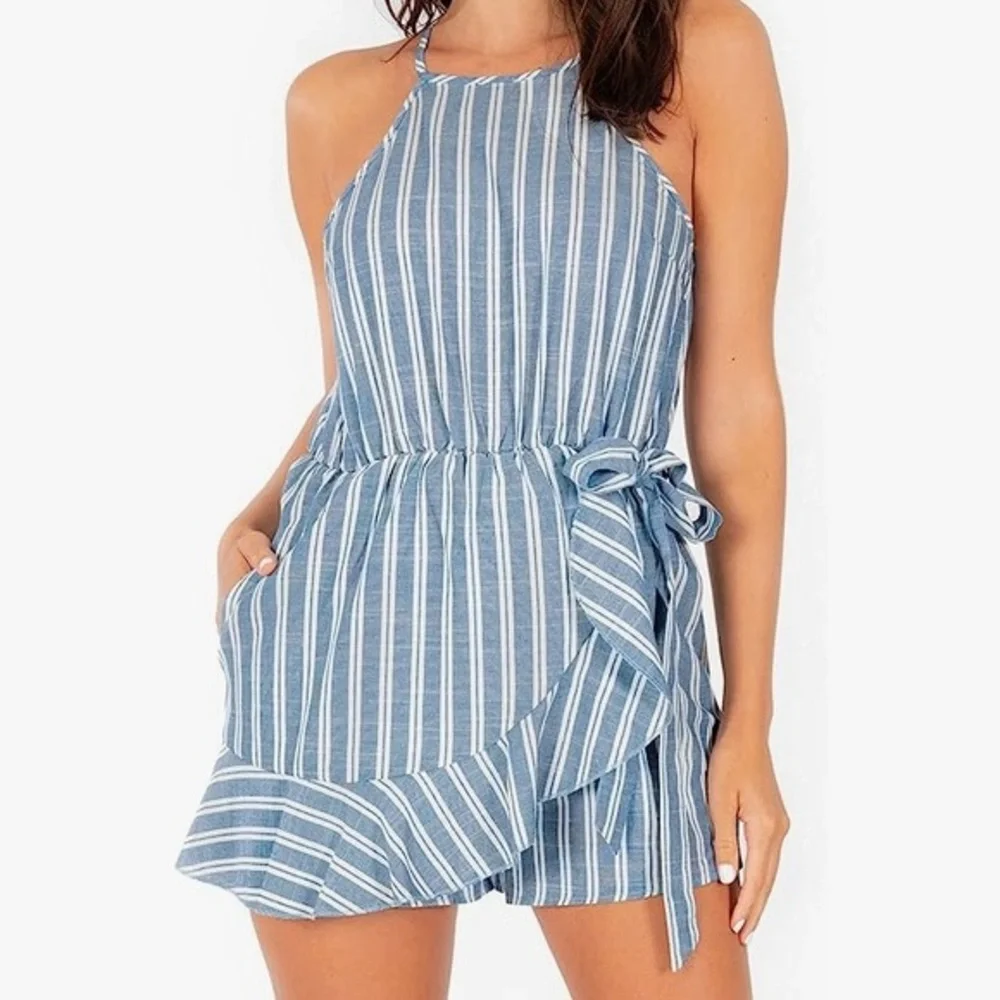 NWT Speechless Striped Ruffled Sleeveless Halter Romper Blue White Medium - Picture 2 of 11